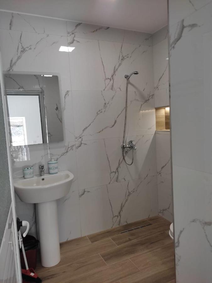 Aila Apartment Sarandë Exteriör bild