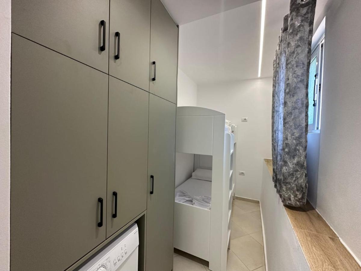 Aila Apartment Sarandë Exteriör bild