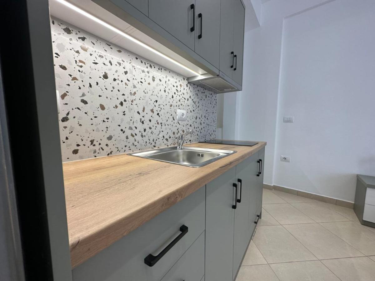 Aila Apartment Sarandë Exteriör bild