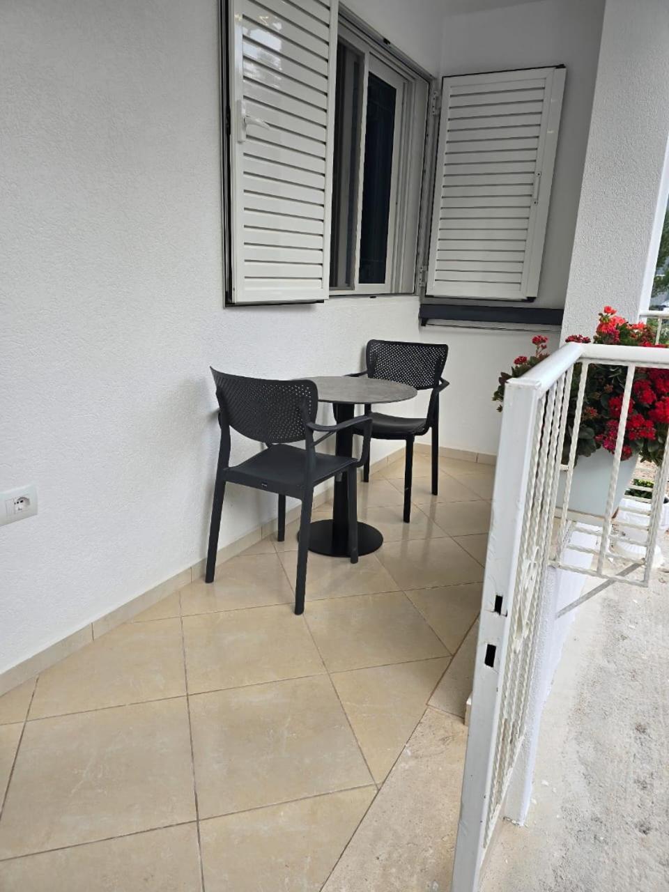 Aila Apartment Sarandë Exteriör bild