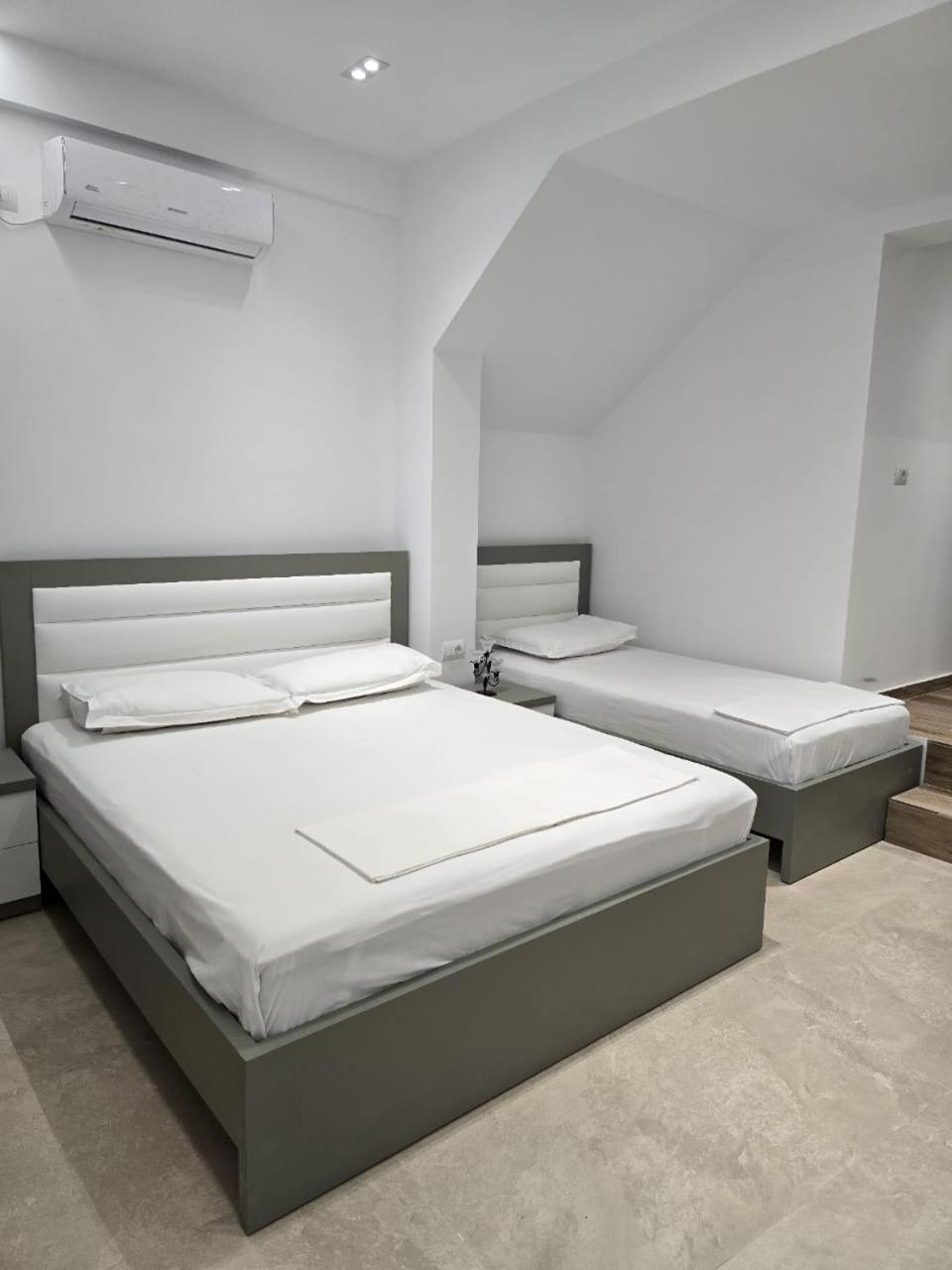 Aila Apartment Sarandë Exteriör bild