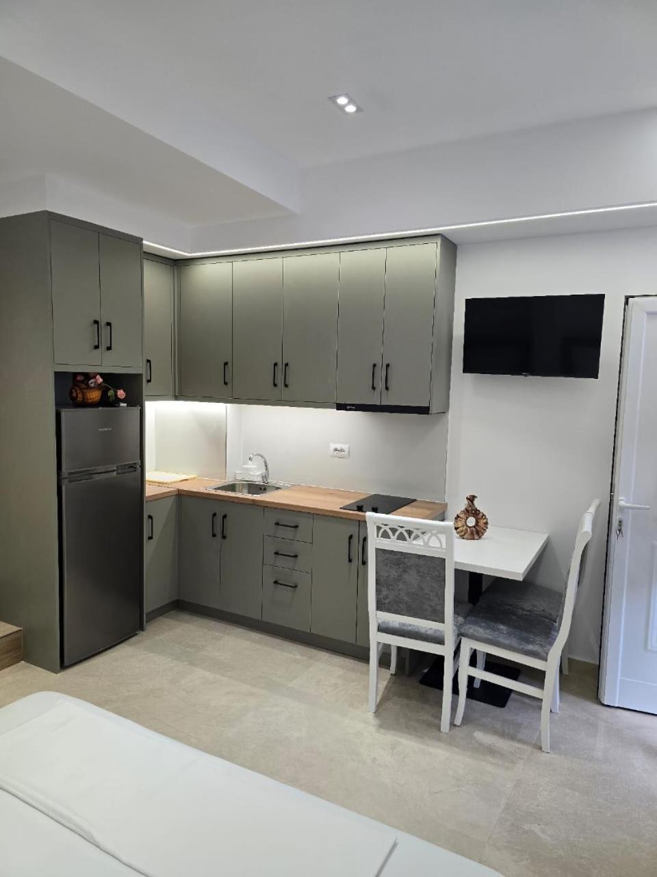 Aila Apartment Sarandë Exteriör bild