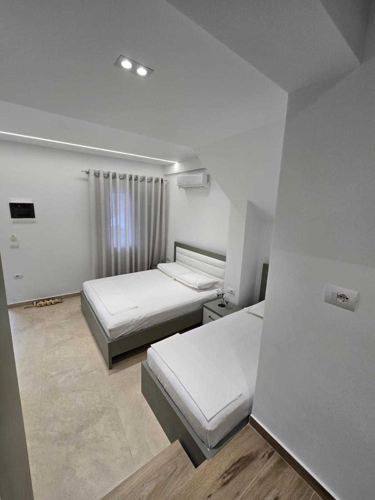 Aila Apartment Sarandë Exteriör bild